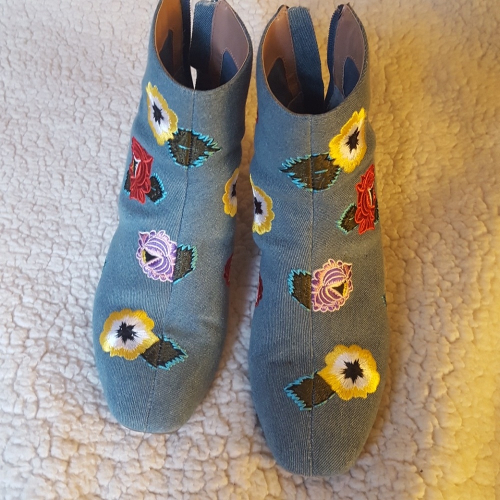 Betsey Johnson Booties